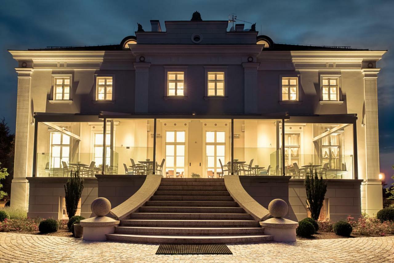 Hotel Jakubus Wilkow  Exteriér fotografie